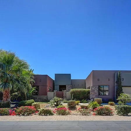 Paramount - Relax & Entertain W/ Resort Amenities - Pool/Spa & Full Game Room!